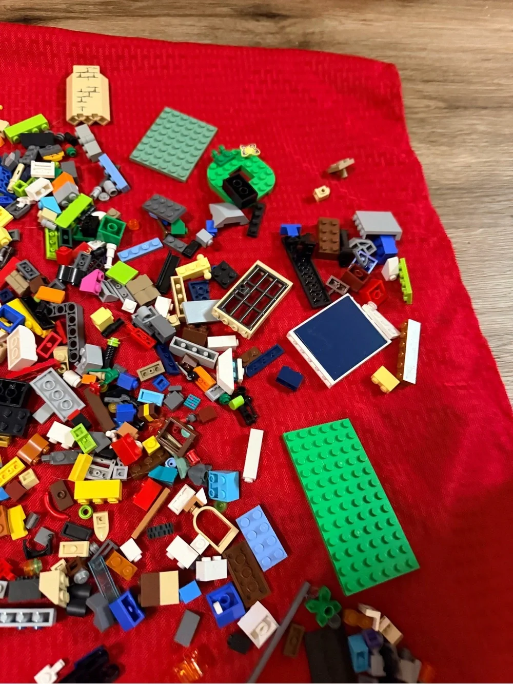 Mixed lot of Legos w minifigures Harry Potter